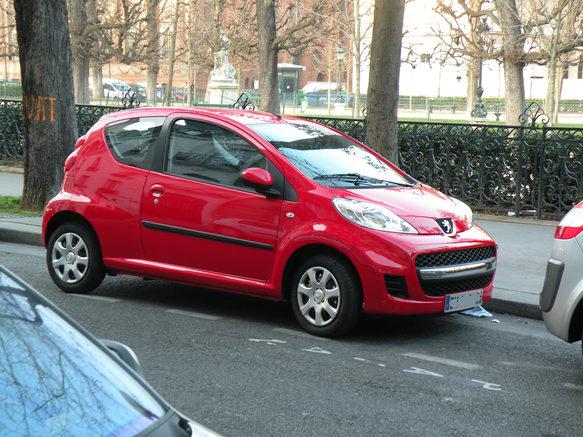  107 Peugeot, avant